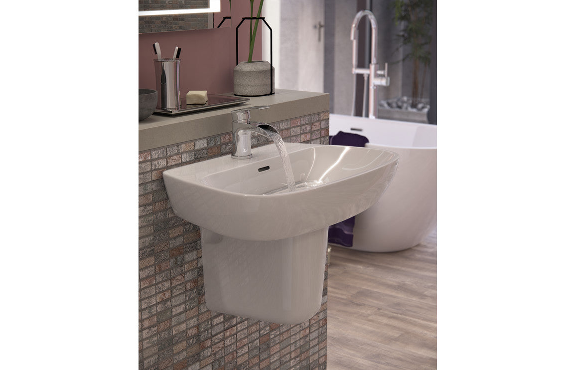Amyris Back To Wall WC & Soft Close Seat
