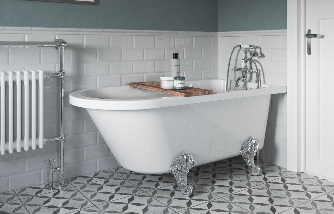 Clevedon Freestanding 2TH Corner Bath w/Feet
