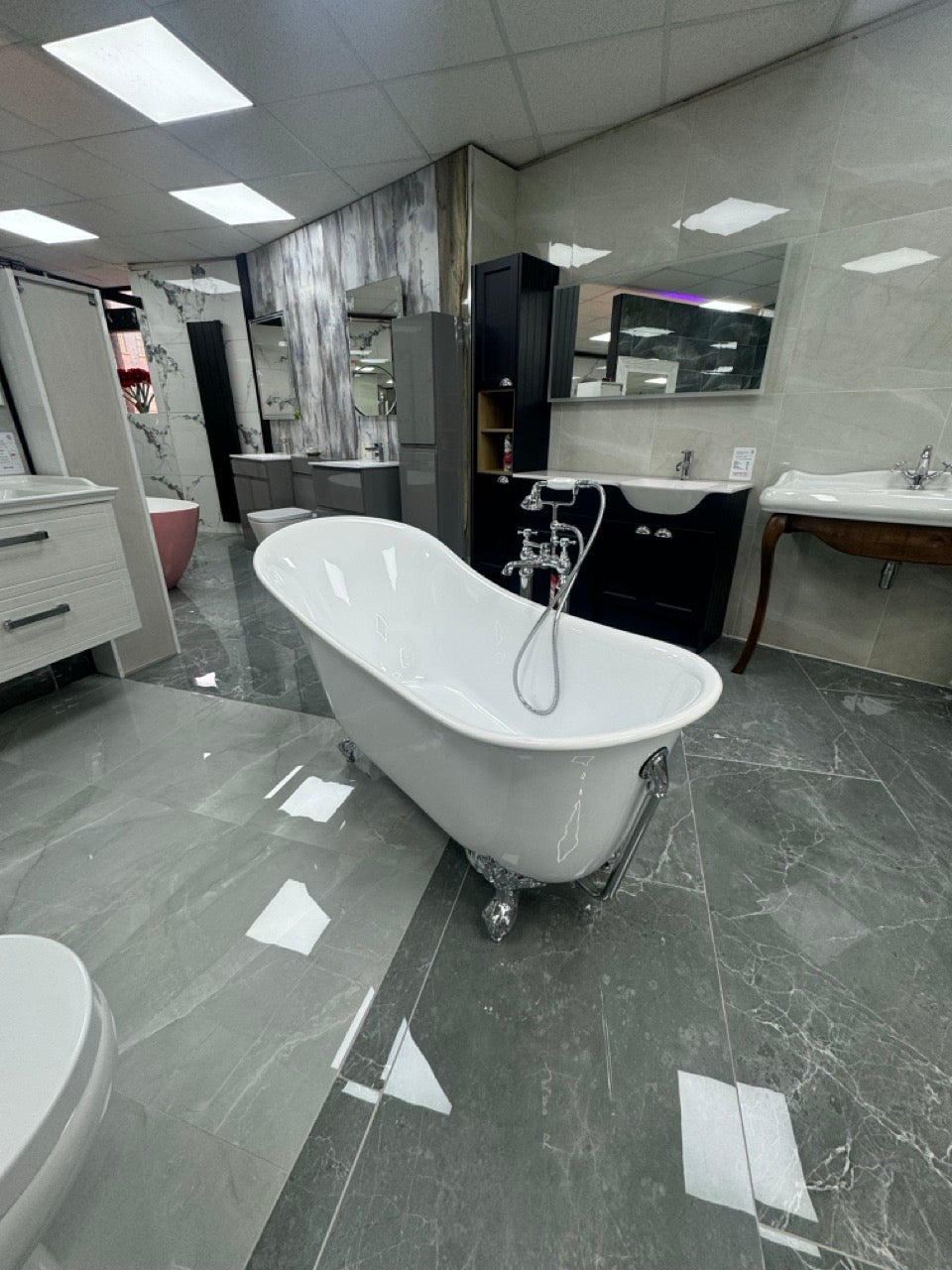 Novo Marino Traditional freestanding Designer Bath with Chrome Legs