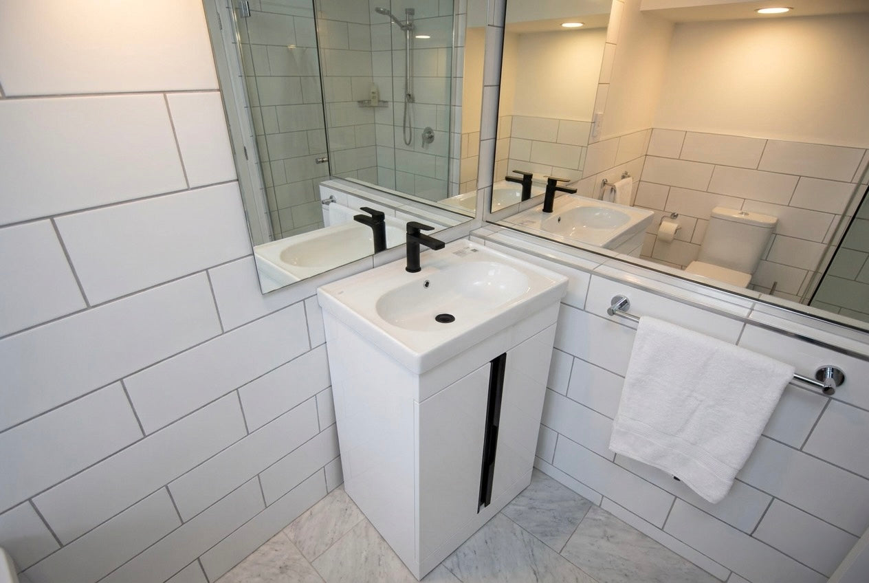Novo 600mm Frame White DTA 2-Door Floorstanding Vanity unit with Nano Glazed Ceramic Basin